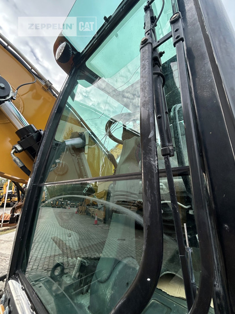 Bager za obradu otpada/ Industrije Cat MH3024-06C: slika 36 Bager za obradu otpada/ Industrije Cat MH3024-06C: slika 36