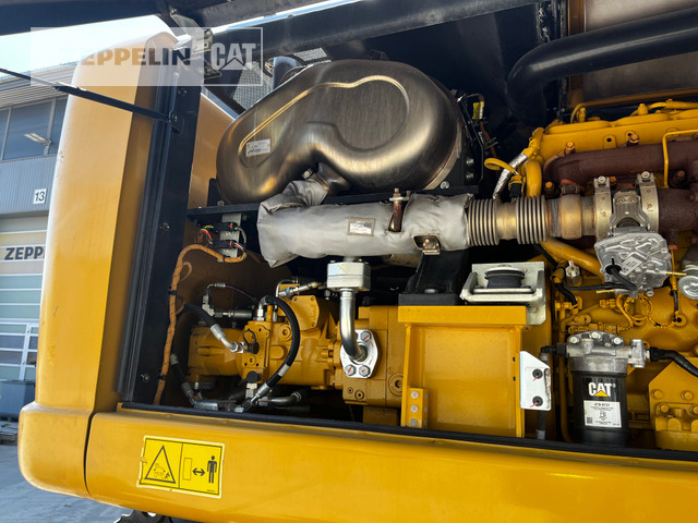 Bager za obradu otpada/ Industrije Cat MH3024-06C: slika 18