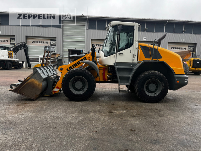 Liebherr L526 - Utovarivač točkaš: slika 1 Liebherr L526 - Utovarivač točkaš: slika 1
