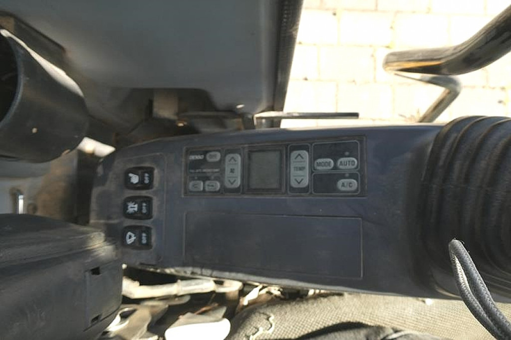 KOMATSU HANOMAG Mobilbagger PW140-7 Mobilbagger - Bager točkaš: slika 4 KOMATSU HANOMAG Mobilbagger PW140-7 Mobilbagger - Bager točkaš: slika 4