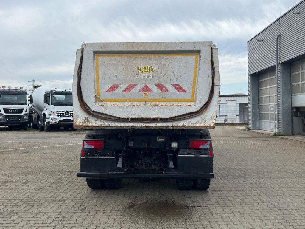 MAN TG-S 35.460 8x6 4 Achs Muldenkipper Meiller 18m³ - Kamion za utovaranje kontejnera: slika 4 MAN TG-S 35.460 8x6 4 Achs Muldenkipper Meiller 18m³ - Kamion za utovaranje kontejnera: slika 4