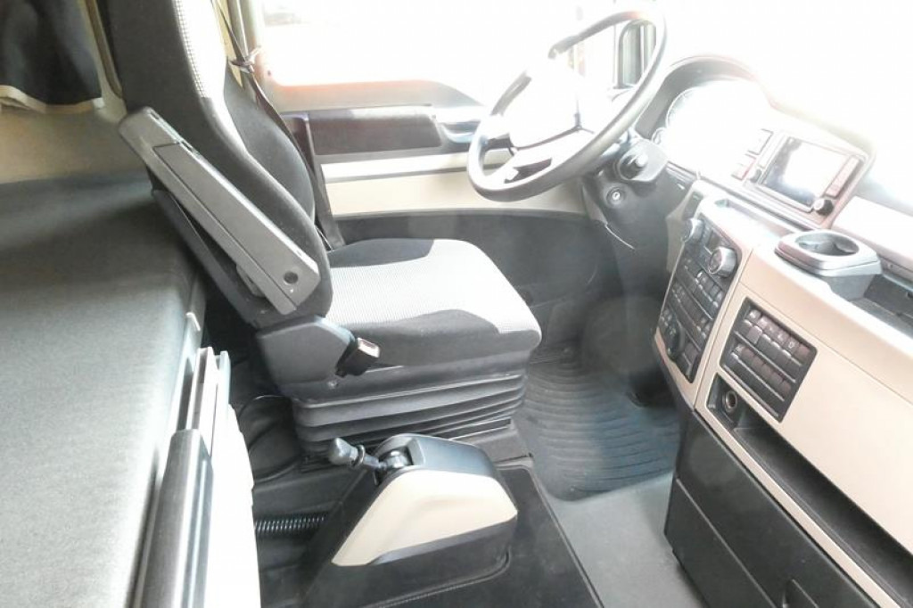 MAN TG-X 24.500 6x2-4 LL-U Pritsche Maschinentransporter - Kamion sa tovarnim sandukom: slika 3 MAN TG-X 24.500 6x2-4 LL-U Pritsche Maschinentransporter - Kamion sa tovarnim sandukom: slika 3