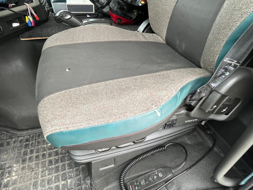 VOLVO (S) Truck FM 420 6x2 Pritsche Heckkran 27m t,Funk,Jib ,E6 - Kamion sa tovarnim sandukom, Kamion sa dizalicom: slika 4 VOLVO (S) Truck FM 420 6x2 Pritsche Heckkran 27m t,Funk,Jib ,E6 - Kamion sa tovarnim sandukom, Kamion sa dizalicom: slika 4