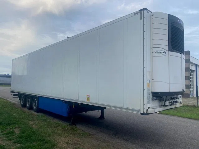 Schmitz Cargobull 2 temp, SCB 53B koelvries met carrier vector 1950MT met tussenwand , 2 verdampers - Poluprikolica hladnjače: slika 2 Schmitz Cargobull 2 temp, SCB 53B koelvries met carrier vector 1950MT met tussenwand , 2 verdampers - Poluprikolica hladnjače: slika 2