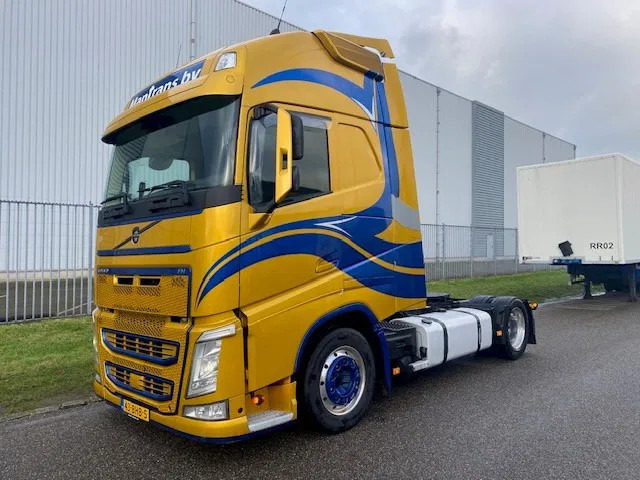 Volvo FH 13.460 trekker, met XL cabine, special paint en incl parc cool, fridge, - Tegljač: slika 1 Volvo FH 13.460 trekker, met XL cabine, special paint en incl parc cool, fridge, - Tegljač: slika 1