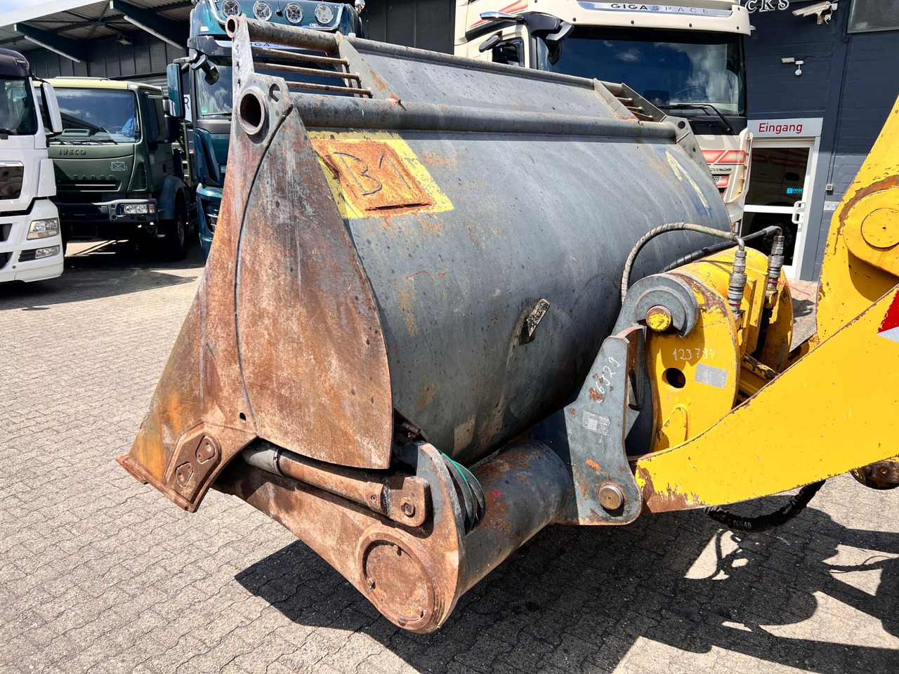 Komatsu WA 380-7 A Hochkippschaufel 4,5m³ Schnellwechsle - Utovarivač točkaš: slika 5 Komatsu WA 380-7 A Hochkippschaufel 4,5m³ Schnellwechsle - Utovarivač točkaš: slika 5
