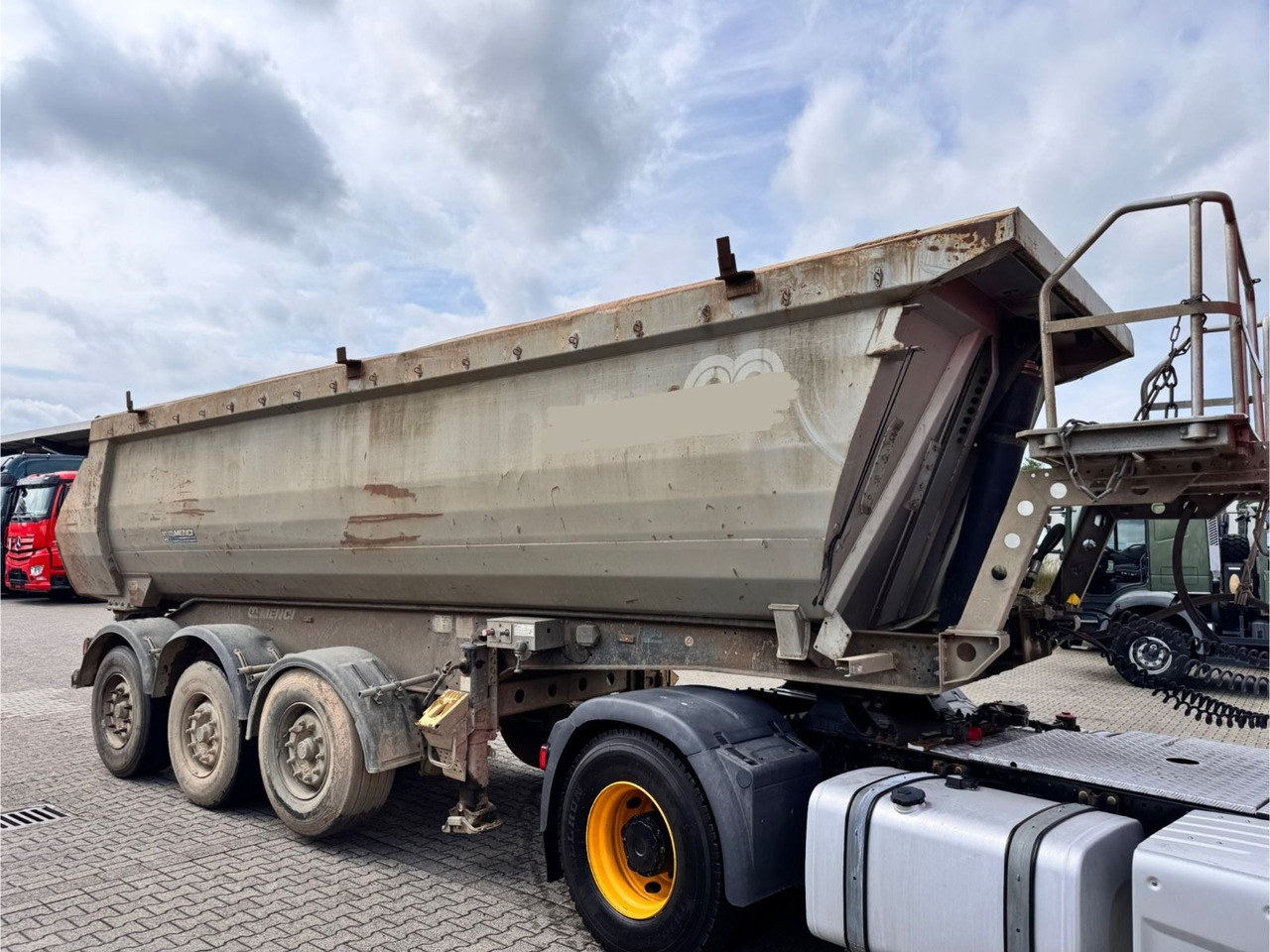 Menci SA700R Kipper Mulde 27m³ Lift Stahl Stück - Poluprikolica istovarivača: slika 2 Menci SA700R Kipper Mulde 27m³ Lift Stahl Stück - Poluprikolica istovarivača: slika 2