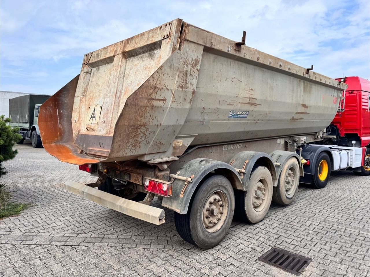 Menci SA700R Kipper Mulde 27m³ Lift Stahl Stück - Poluprikolica istovarivača: slika 5 Menci SA700R Kipper Mulde 27m³ Lift Stahl Stück - Poluprikolica istovarivača: slika 5