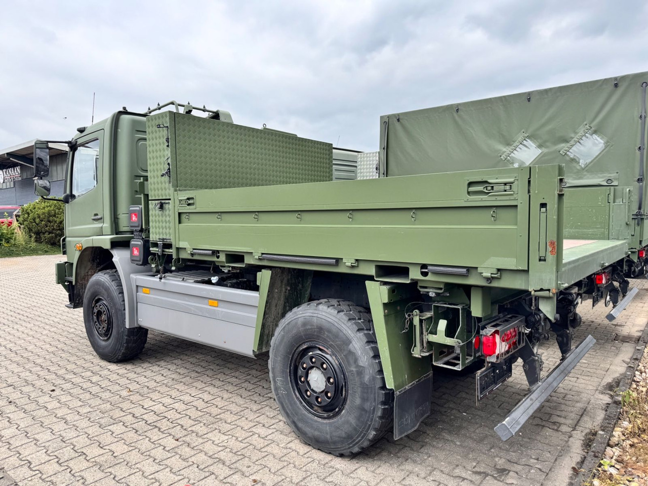 Mercedes-Benz 1018 Atego 4x4 Allrad Camper - Dostavno vozilo s ravnom platformom: slika 3 Mercedes-Benz 1018 Atego 4x4 Allrad Camper - Dostavno vozilo s ravnom platformom: slika 3