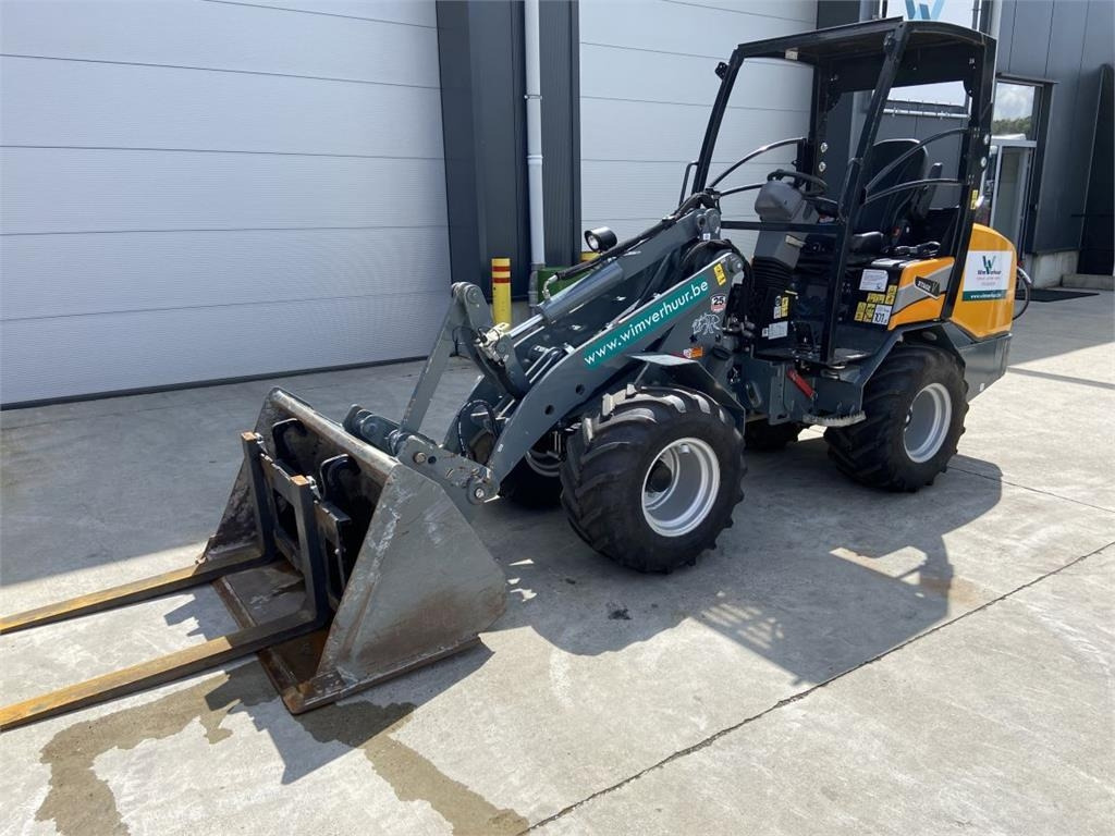 GiANT G2700 Xtra HD (6436) - Zglobni utovarivač: slika 2 GiANT G2700 Xtra HD (6436) - Zglobni utovarivač: slika 2