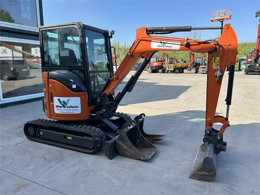 Hitachi ZX26U-6 (9989) - Mini bager: slika 3 Hitachi ZX26U-6 (9989) - Mini bager: slika 3