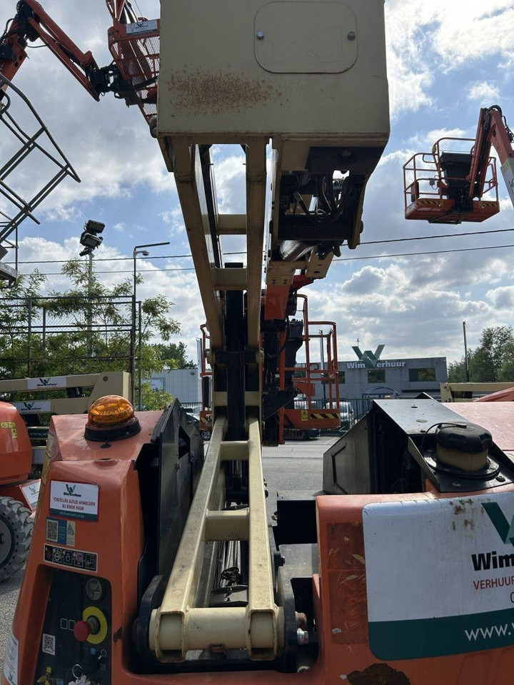 Zglobna platforma JLG 340AJ (4972): slika 15