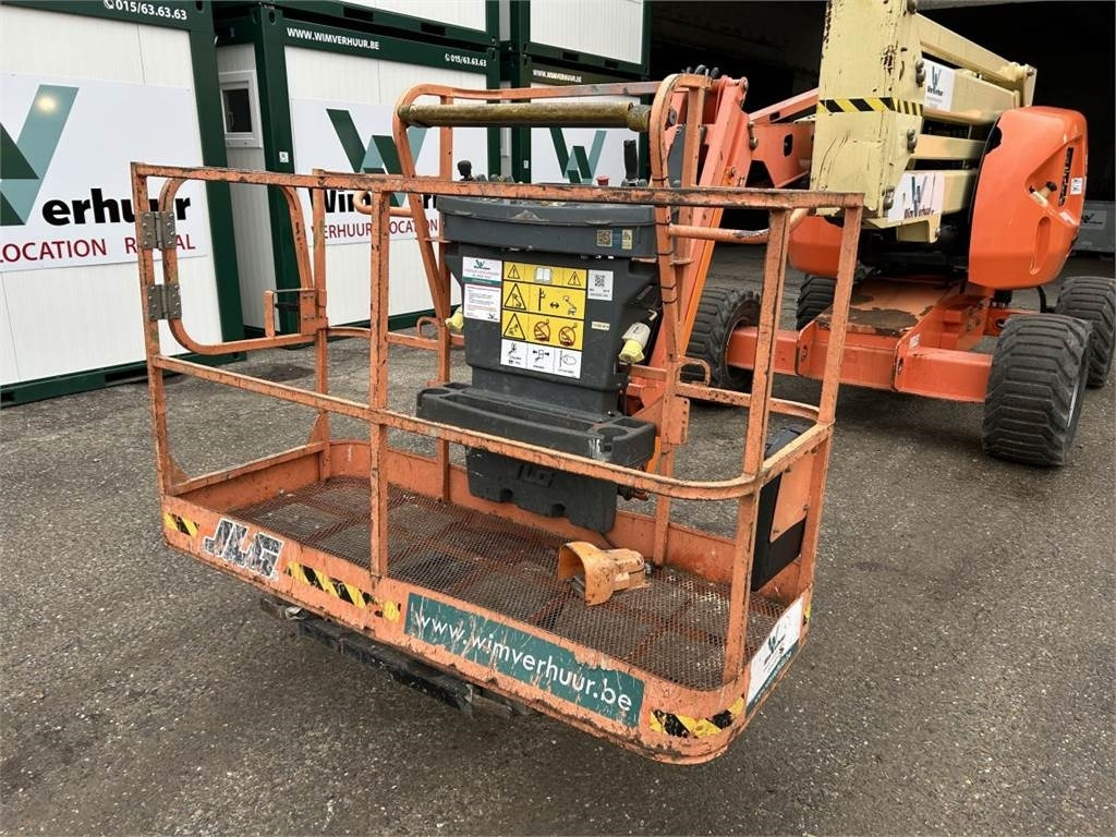 JLG 450AJ (3216) - Zglobna platforma: slika 2 JLG 450AJ (3216) - Zglobna platforma: slika 2
