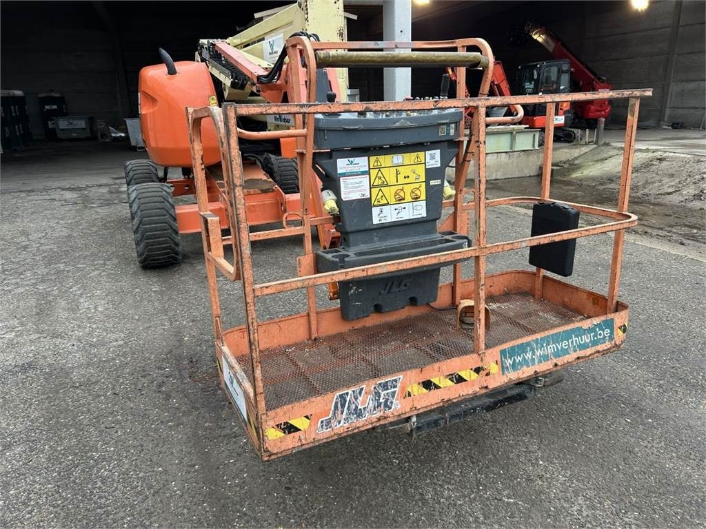 JLG 450AJ (3216) - Zglobna platforma: slika 4 JLG 450AJ (3216) - Zglobna platforma: slika 4