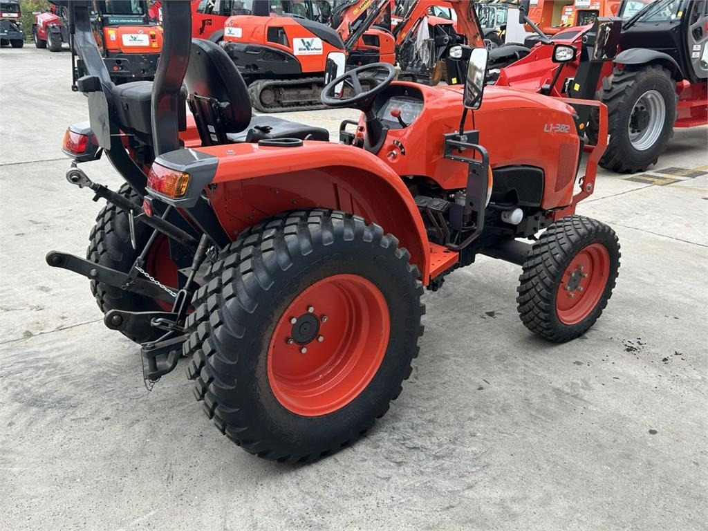 Kubota L1-382 (7325) - Komunalni traktor: slika 4 Kubota L1-382 (7325) - Komunalni traktor: slika 4