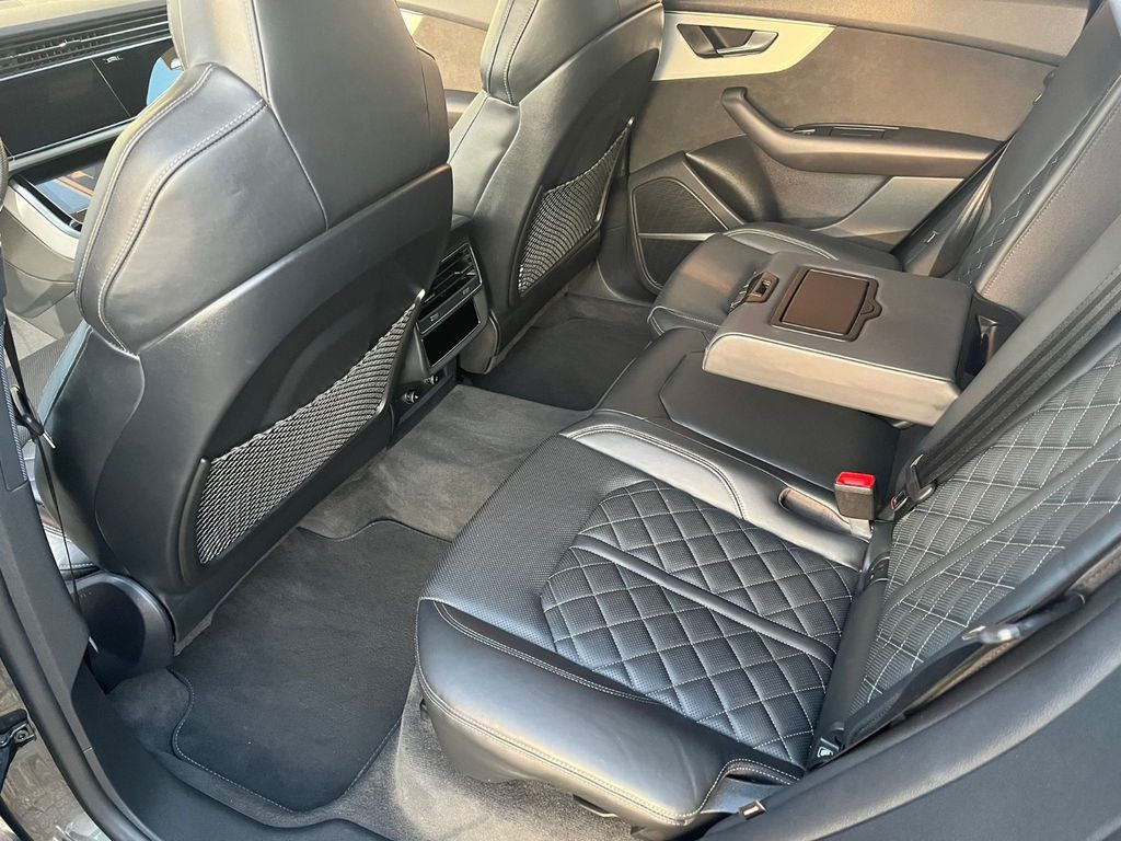 Audi Q8 50 TDI quattro tiptronic 22 Zoll*3xSline*Pano Audi Q8 50 TDI quattro tiptronic 22 Zoll*3xSline*Pano - SUV: slika 4 Audi Q8 50 TDI quattro tiptronic 22 Zoll*3xSline*Pano Audi Q8 50 TDI quattro tiptronic 22 Zoll*3xSline*Pano - SUV: slika 4