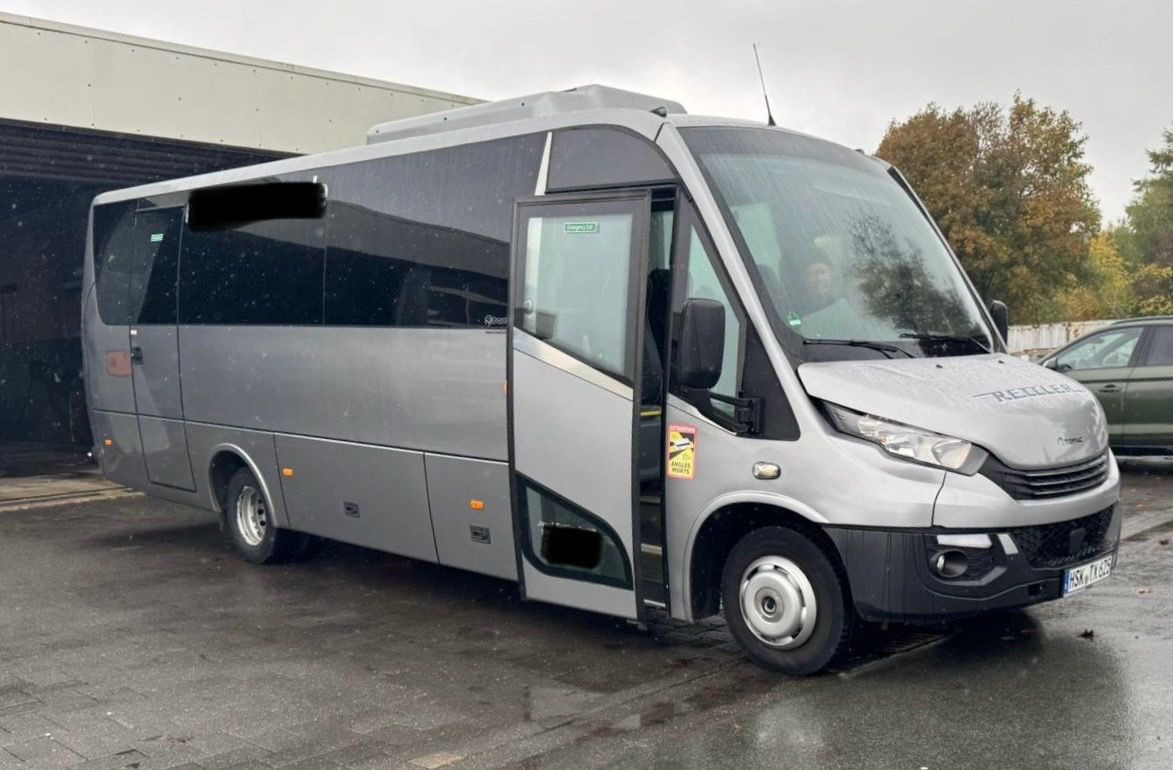 Iveco Atomic AN21 (wenig Km*7.2t) Rosero/ Rapido - Minibus, Putnički kombi: slika 2 Iveco Atomic AN21 (wenig Km*7.2t) Rosero/ Rapido - Minibus, Putnički kombi: slika 2