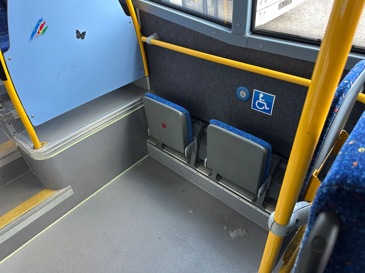 Gradski autobus Iveco Irisbus Crossway LE SFR 162 *AC*100 km/h*Schalt: slika 17 Gradski autobus Iveco Irisbus Crossway LE SFR 162 *AC*100 km/h*Schalt: slika 17