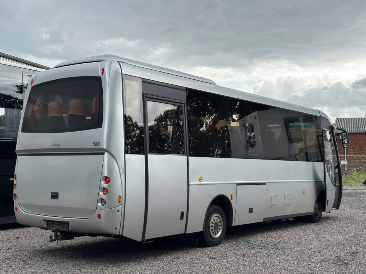 Iveco Kapena Tema 100 (32*Sitze*DE*TOP*Schalt) O510 Iveco Kapena Tema 100 , O 510, 818, Rapido - Minibus, Putnički kombi: slika 2 Iveco Kapena Tema 100 (32*Sitze*DE*TOP*Schalt) O510 Iveco Kapena Tema 100 , O 510, 818, Rapido - Minibus, Putnički kombi: slika 2