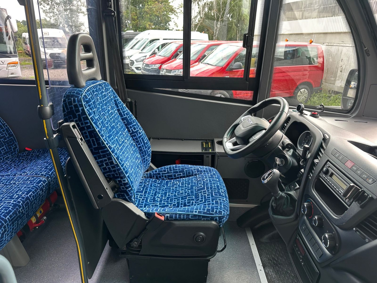 Iveco Rapido 70C18 (wenig Km*7.2t*33 Sitze) Rosero - Minibus, Putnički kombi: slika 5 Iveco Rapido 70C18 (wenig Km*7.2t*33 Sitze) Rosero - Minibus, Putnički kombi: slika 5