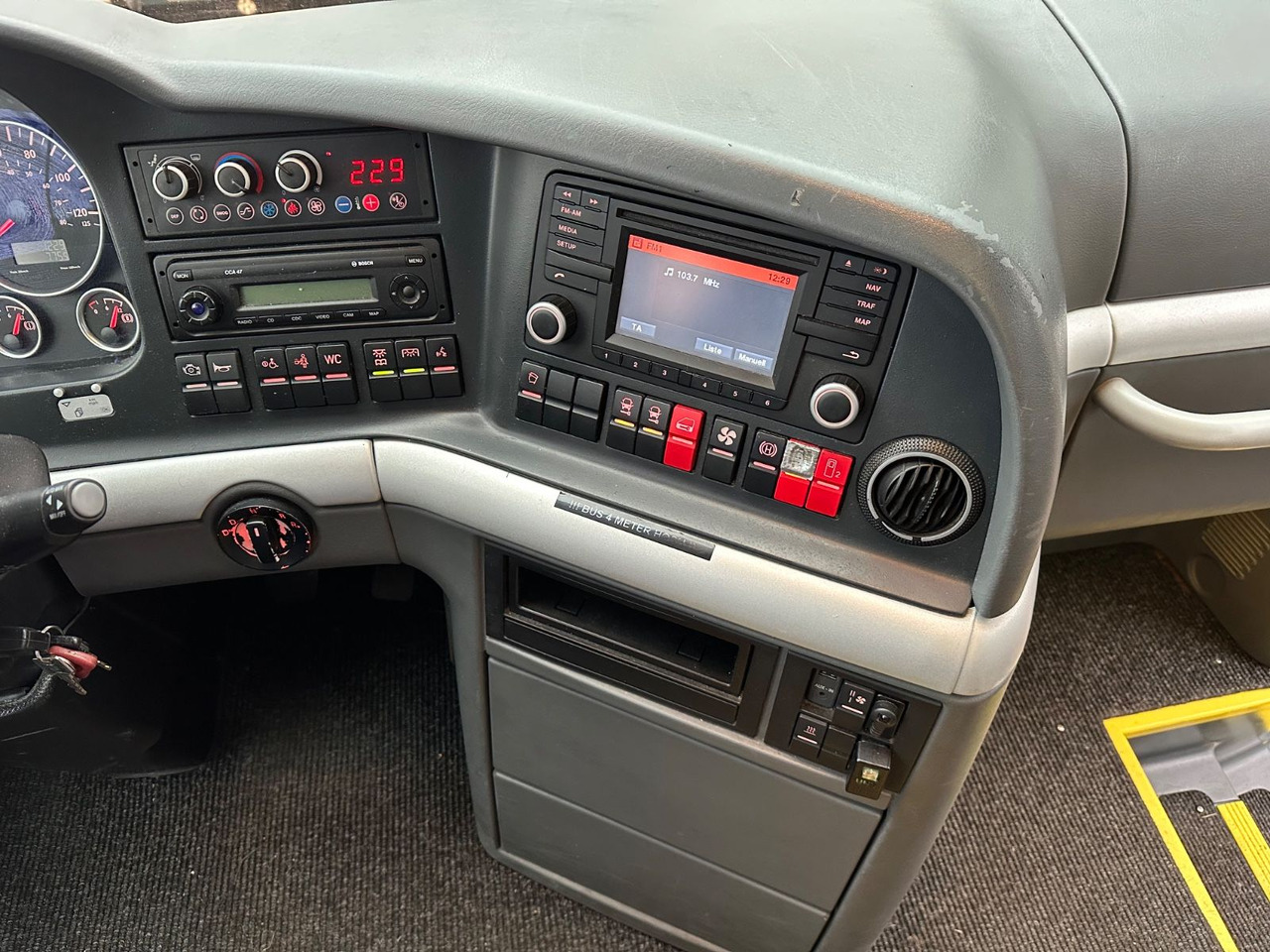 Turistički autobus MAN R08 Lions Coach L (wenig Km*Behinderten gerecht) MAN R08 Lions Coach L (wenig Km*Behinderten gerecht): slika 15