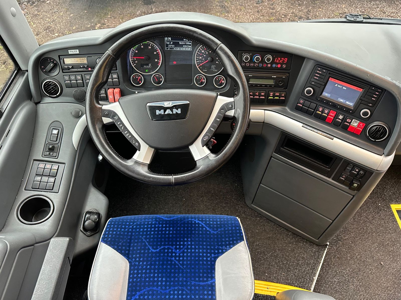 Turistički autobus MAN R08 Lions Coach L (wenig Km*Behinderten gerecht) MAN R08 Lions Coach L (wenig Km*Behinderten gerecht): slika 14