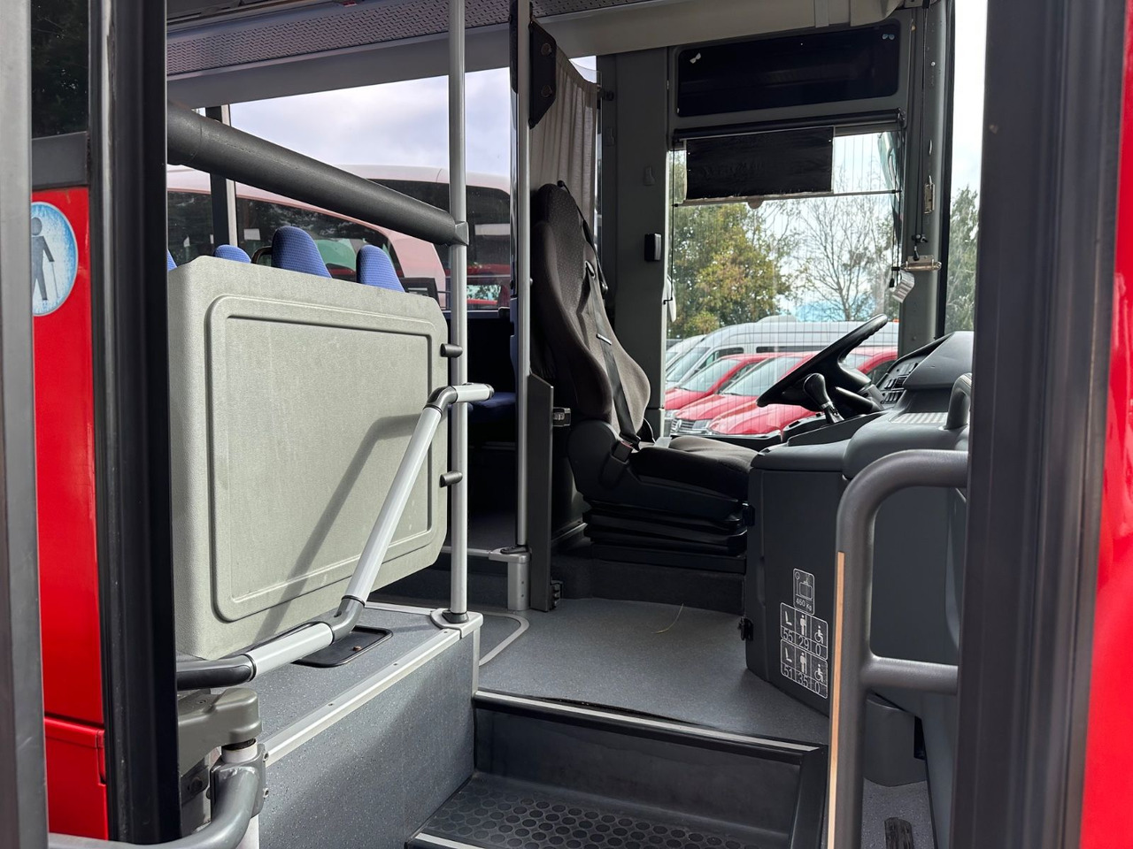 Prigradski autobus Mercedes-Benz O550 Integro (56 Sitze*Klima*Schalt): slika 14 Prigradski autobus Mercedes-Benz O550 Integro (56 Sitze*Klima*Schalt): slika 14