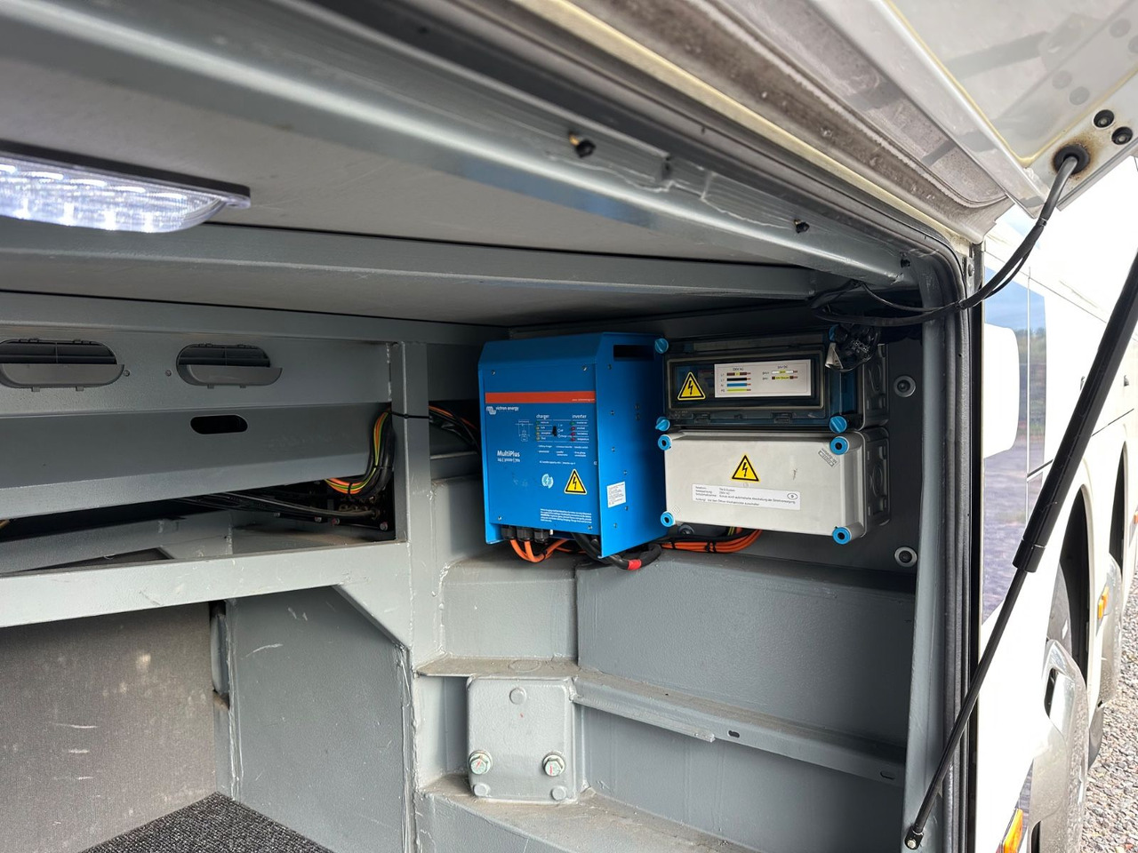 Mercedes-Benz Tourismo O350 17 RHD-L (60 Sitze*341.tKM*DE*TOP) - Turistički autobus: slika 4 Mercedes-Benz Tourismo O350 17 RHD-L (60 Sitze*341.tKM*DE*TOP) - Turistički autobus: slika 4