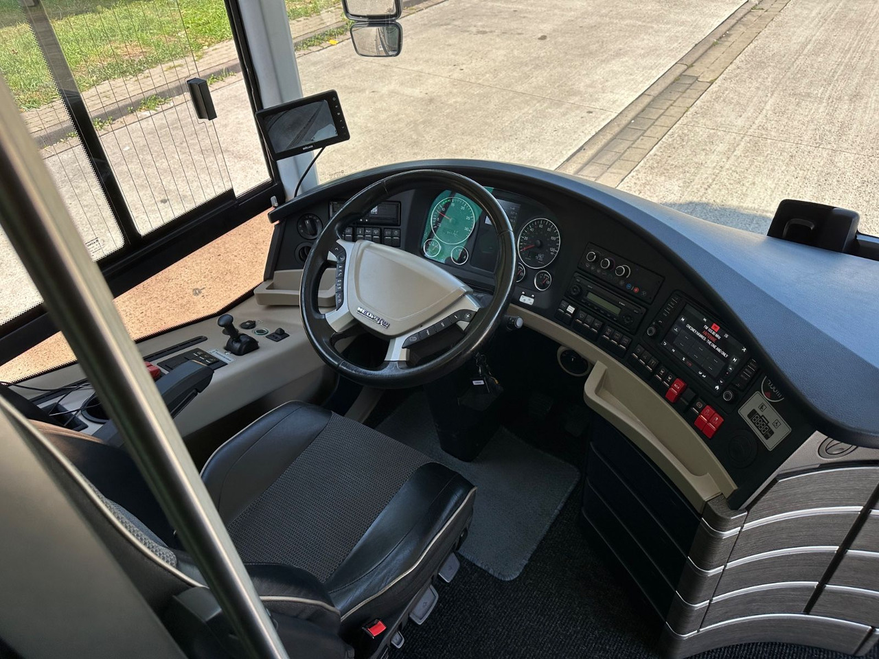 Neoplan P06 Skyliner L (83 Sitze*TOP*Motor Neu*Panorama) - Autobus na sprat: slika 4 Neoplan P06 Skyliner L (83 Sitze*TOP*Motor Neu*Panorama) - Autobus na sprat: slika 4