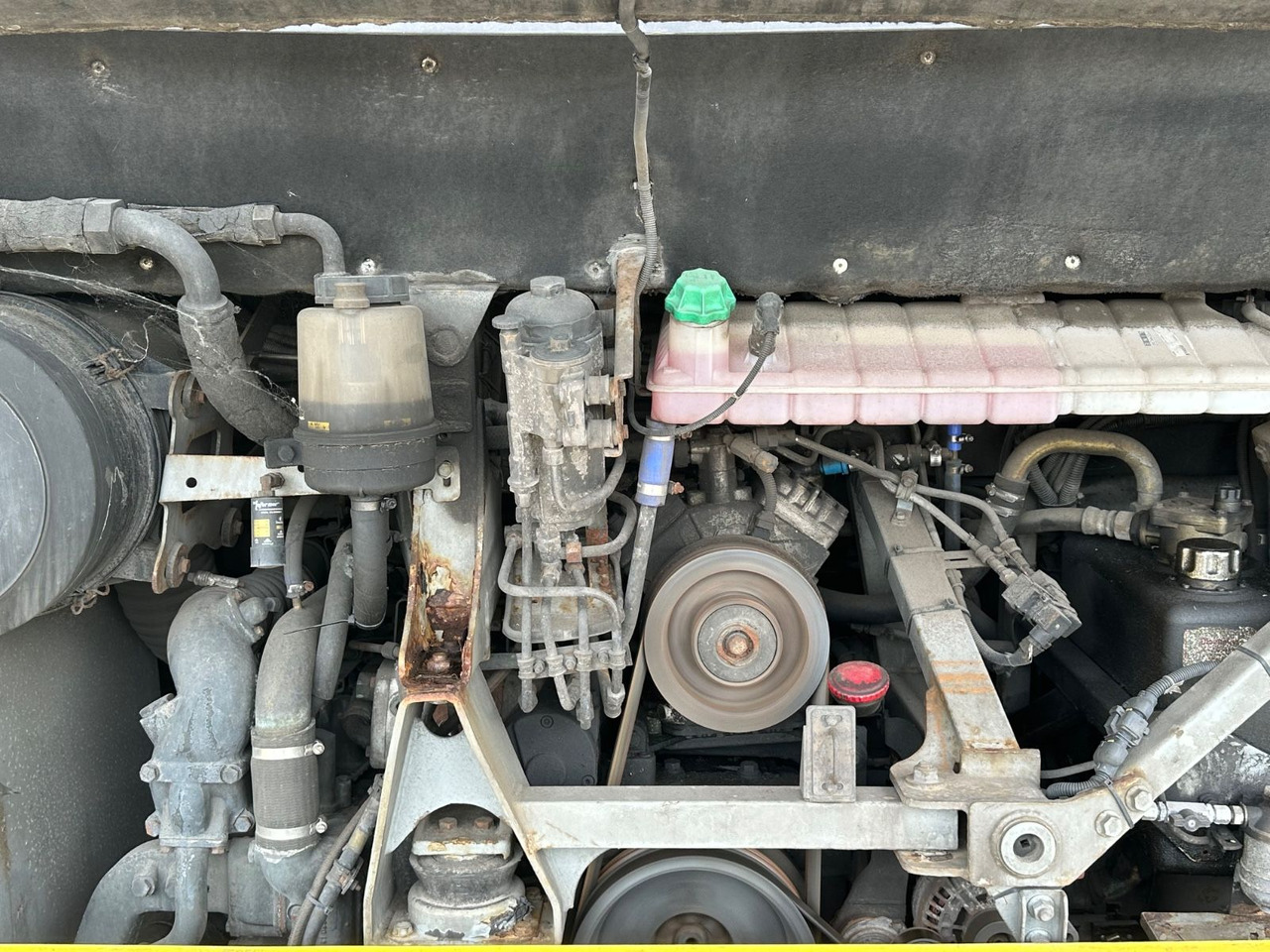 Neoplan P25 Trendliner 3516ÜC Klimaanlage*WC*57 Sitze Neoplan P25 Trendliner 3516ÜC Klimaanlage*WC*57 Sitze - Turistički autobus: slika 3 Neoplan P25 Trendliner 3516ÜC Klimaanlage*WC*57 Sitze Neoplan P25 Trendliner 3516ÜC Klimaanlage*WC*57 Sitze - Turistički autobus: slika 3