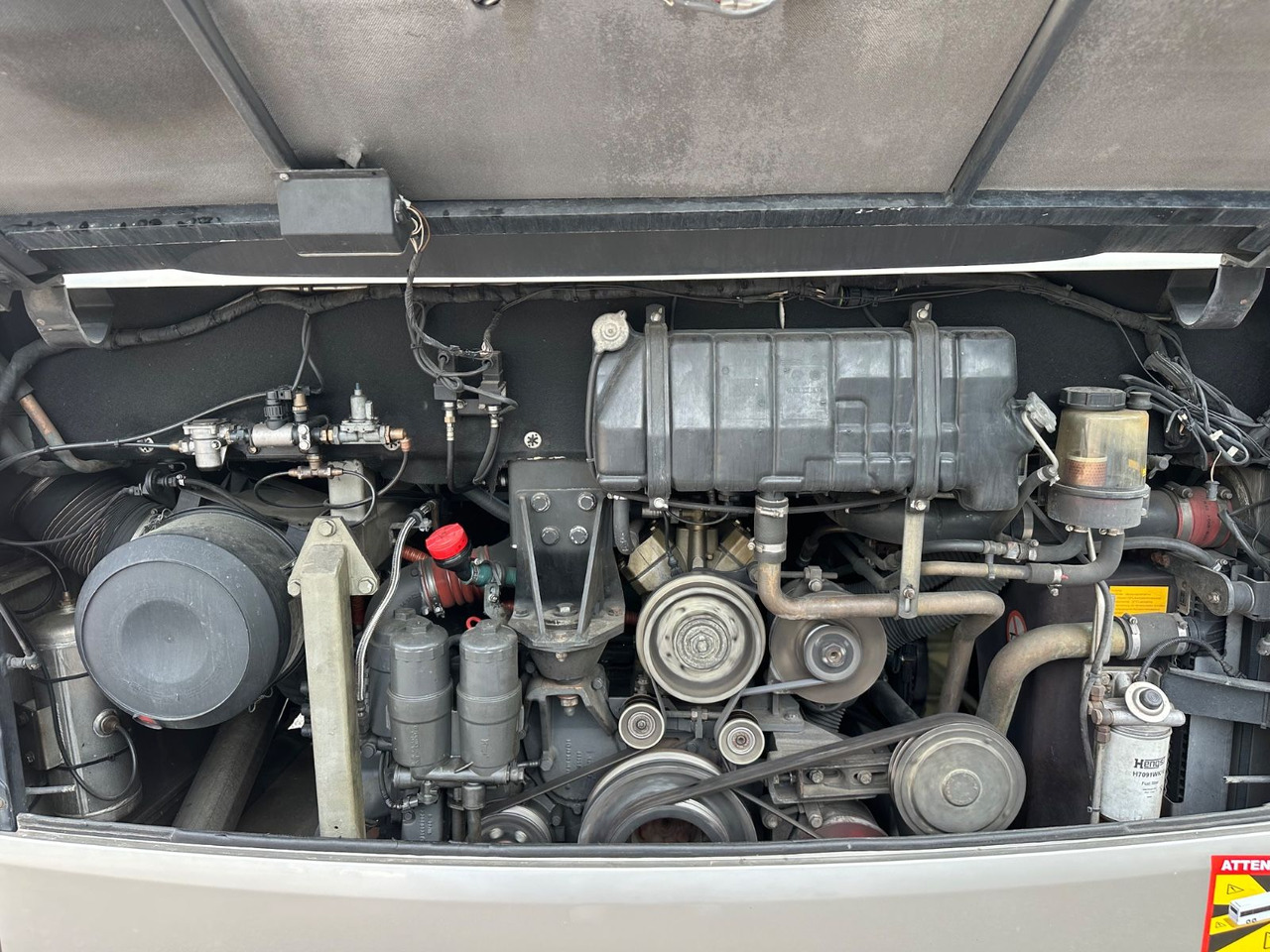 Setra S 415 UL GT (Motor neu*TOP) - Prigradski autobus: slika 4 Setra S 415 UL GT (Motor neu*TOP) - Prigradski autobus: slika 4