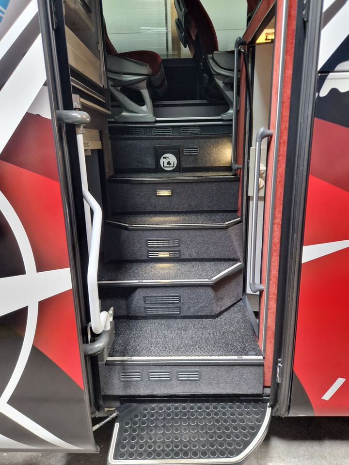 Lizing Setra S 416 HDH (Schweizer Bus*TOP) Setra S 416 HDH (Schweizer Bus*TOP): slika 12 Lizing Setra S 416 HDH (Schweizer Bus*TOP) Setra S 416 HDH (Schweizer Bus*TOP): slika 12