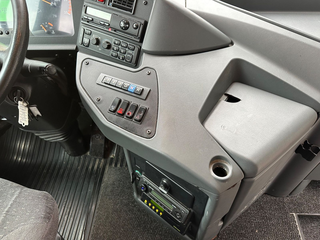 Prigradski autobus Setra S 417 UL (60 SchlafSitze*Klima): slika 17 Prigradski autobus Setra S 417 UL (60 SchlafSitze*Klima): slika 17